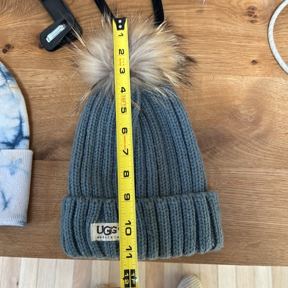 Ugg - Picture 5 of 5